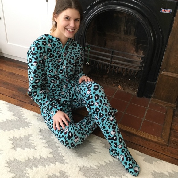 Hello Kitty | Intimates & Sleepwear | New Hello Kitty One Piece Footer ...